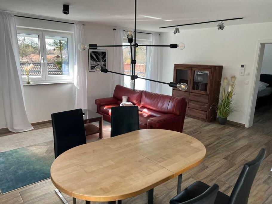 Gemuetliche Wohnung Mit Grosser Terrasse Bruckmuhl Exterior photo
